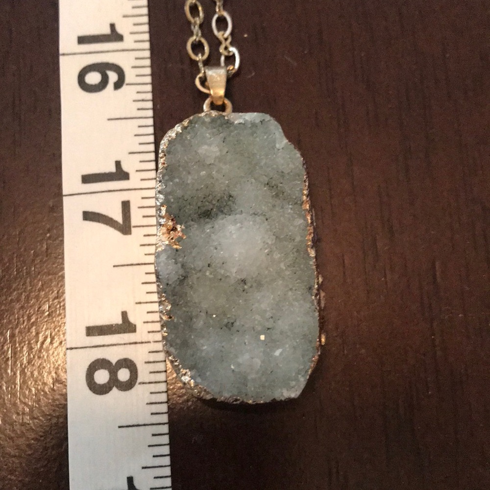 ✅ The Limited Geode Pendant Necklace - Picture 2 of 5